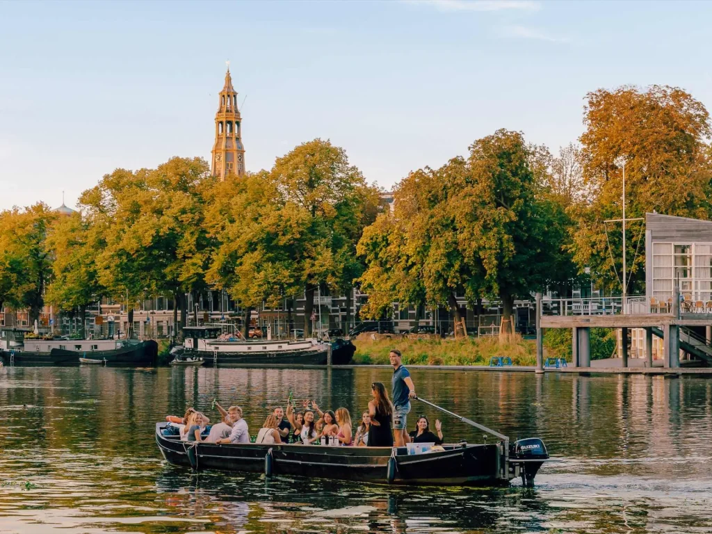 Historische Rondvaart Groningen 2 Historische rondvaart Groningen Borrelvloot
